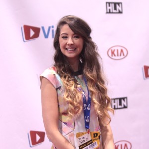 Zoe Sugg - Image