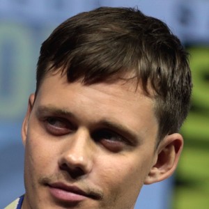 Bill Skarsgard - Image
