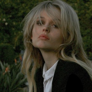 Emily Alyn Lind - Image