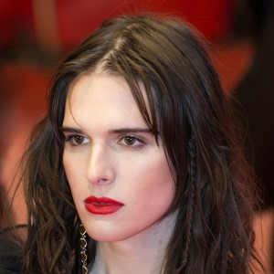 Hari Nef - Image