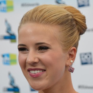 Caroline Sunshine - Image