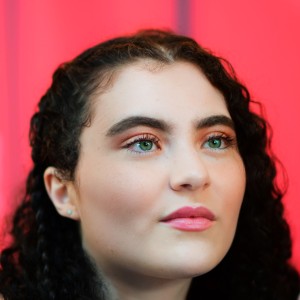 Lilla Crawford - Image