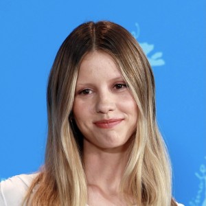 Mia Goth - Image