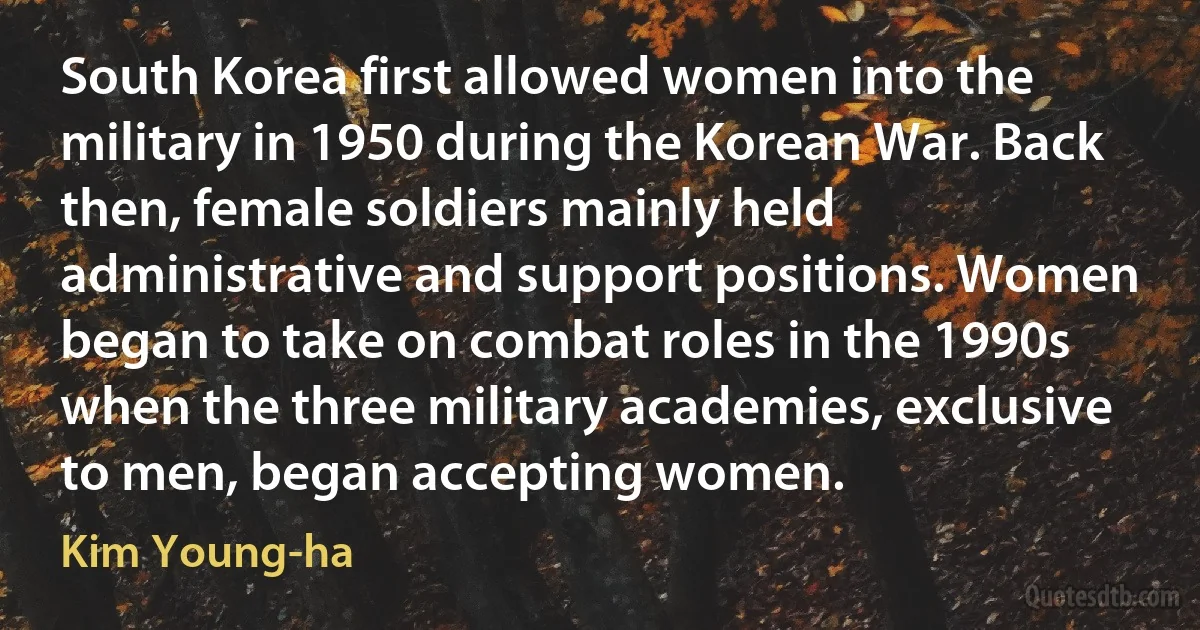 South Korea first allowed women into the military in 1950 during the Korean War. Back then, female soldiers mainly held administrative and support positions. Women began to take on combat roles in the 1990s when the three military academies, exclusive to men, began accepting women. (Kim Young-ha)